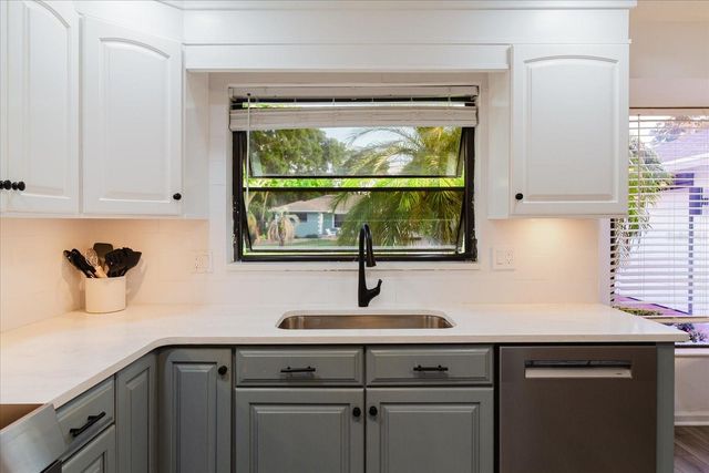 715 ROLLING HILLS DRIVE, Palm Harbor, FL 34683