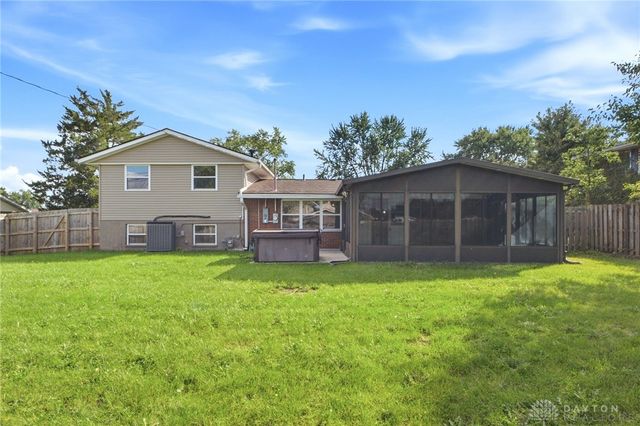 281 Fairway Drive, Fairborn, OH 45324