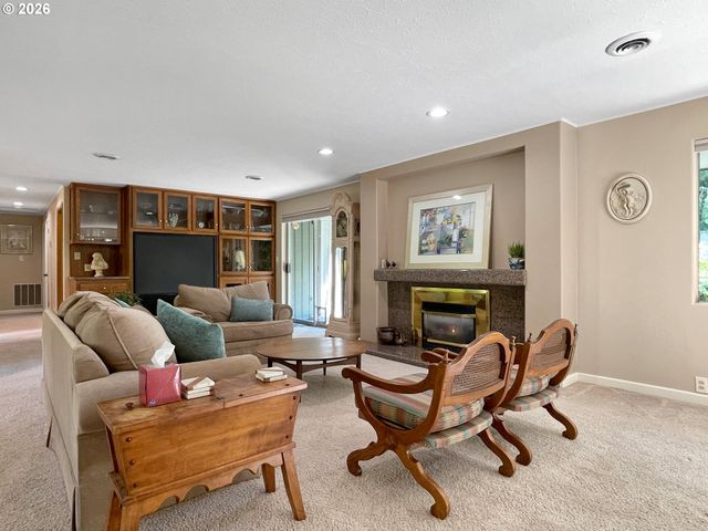2357 CASCADE Way, Longview, WA 98632