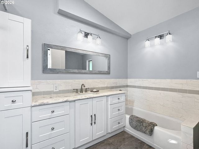 2357 CASCADE Way, Longview, WA 98632