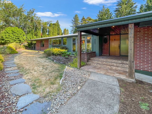 2357 CASCADE Way, Longview, WA 98632