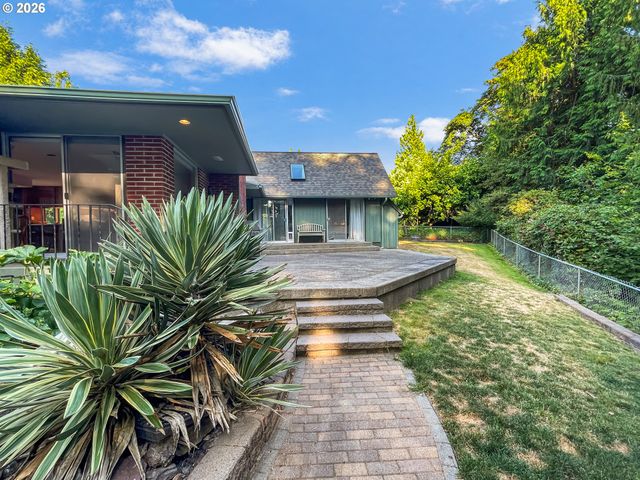 2357 CASCADE Way, Longview, WA 98632
