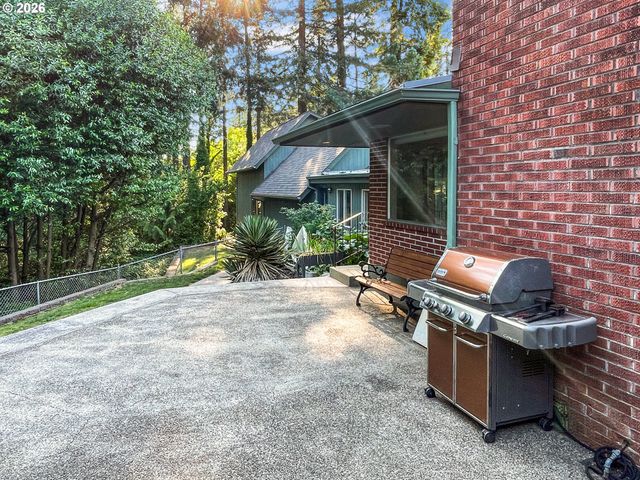 2357 CASCADE Way, Longview, WA 98632