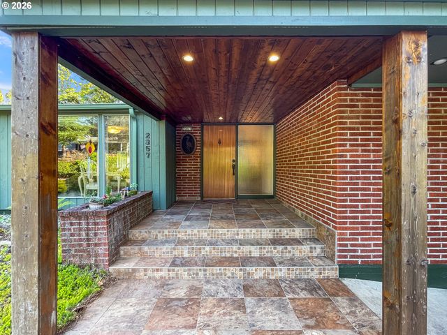 2357 CASCADE Way, Longview, WA 98632