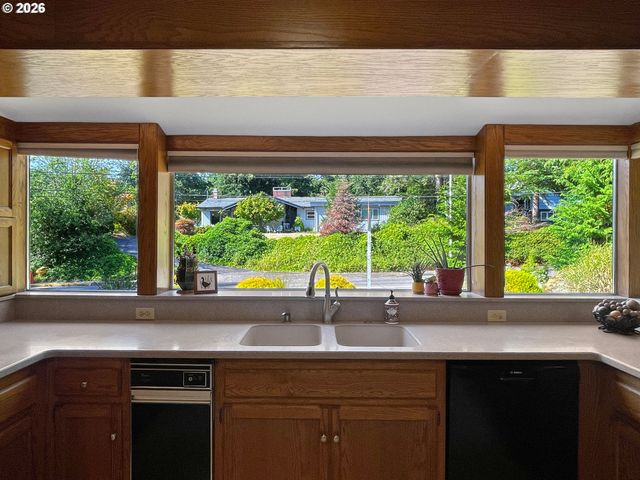 2357 CASCADE Way, Longview, WA 98632