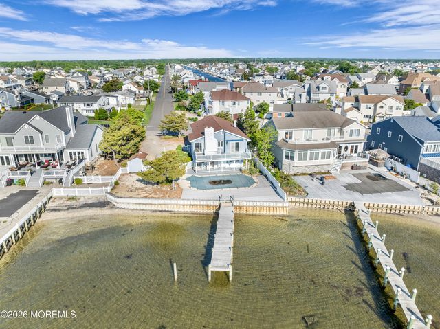 3285 Long Point Drive, Toms River, NJ 08753