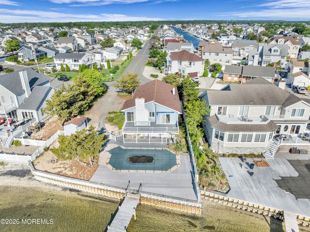 3285 Long Point Drive, Toms River, NJ 08753