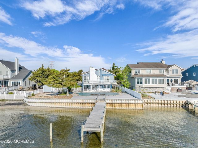 3285 Long Point Drive, Toms River, NJ 08753