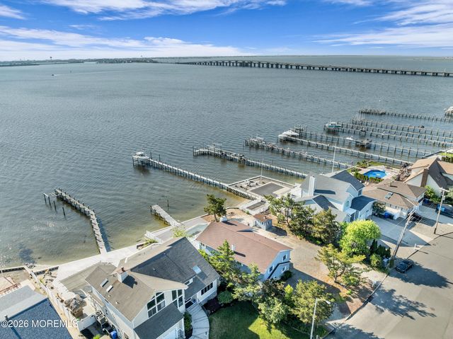 3285 Long Point Drive, Toms River, NJ 08753