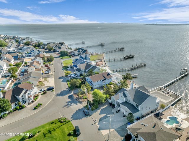3285 Long Point Drive, Toms River, NJ 08753