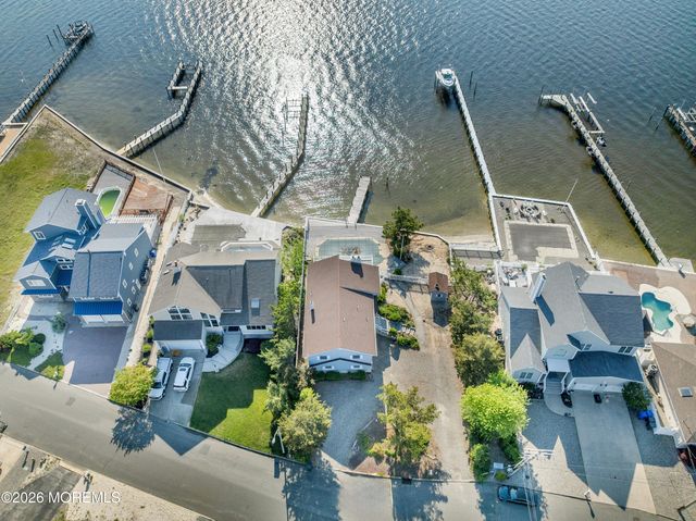 3285 Long Point Drive, Toms River, NJ 08753