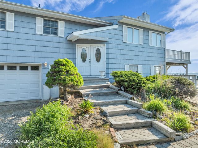 3285 Long Point Drive, Toms River, NJ 08753