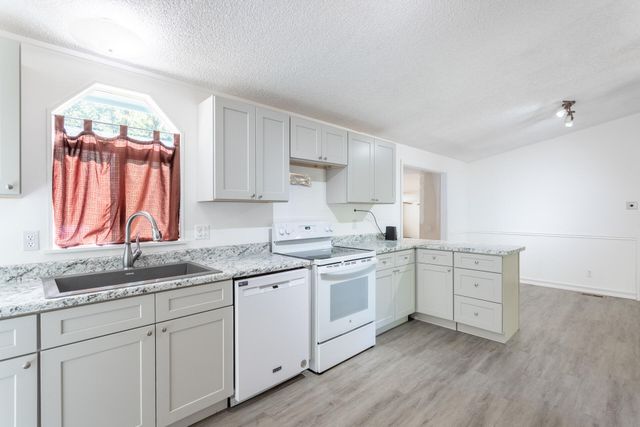 29282 Laurel Tree Lane, Shingletown, CA 96088