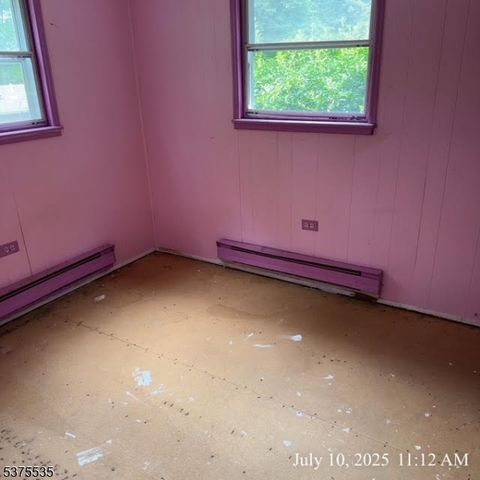 10 Timbercroft Rd, High Bridge Boro, NJ 08829