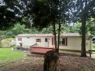 10 Timbercroft Rd, High Bridge Boro, NJ 08829