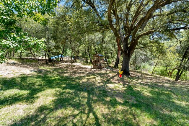 1144 Boole Rd, Applegate, CA 95703