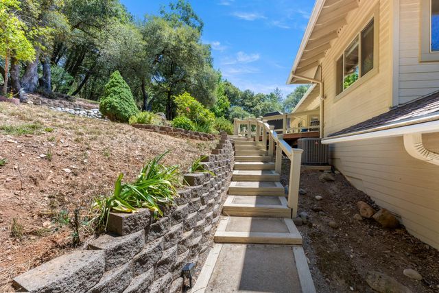 1144 Boole Rd, Applegate, CA 95703