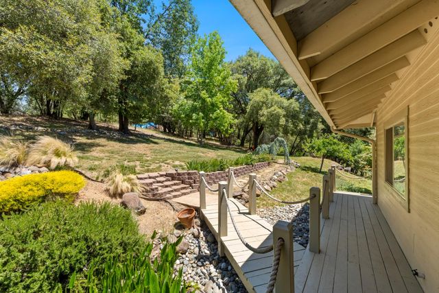 1144 Boole Rd, Applegate, CA 95703