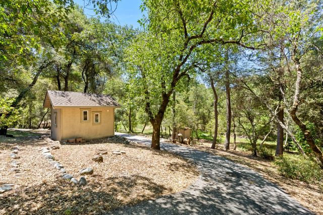 1144 Boole Rd, Applegate, CA 95703
