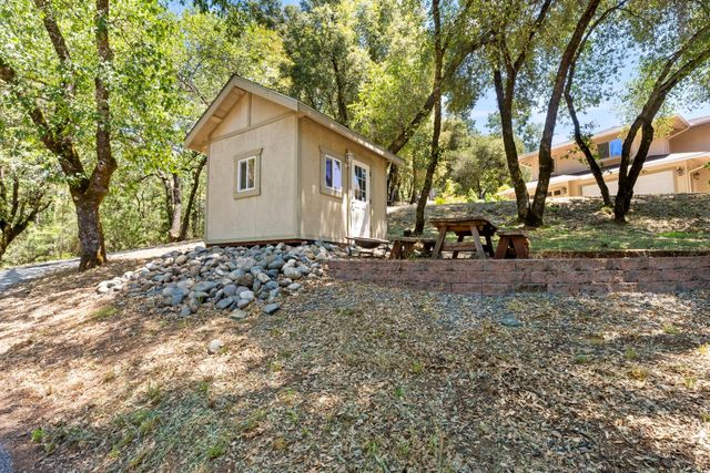 1144 Boole Rd, Applegate, CA 95703