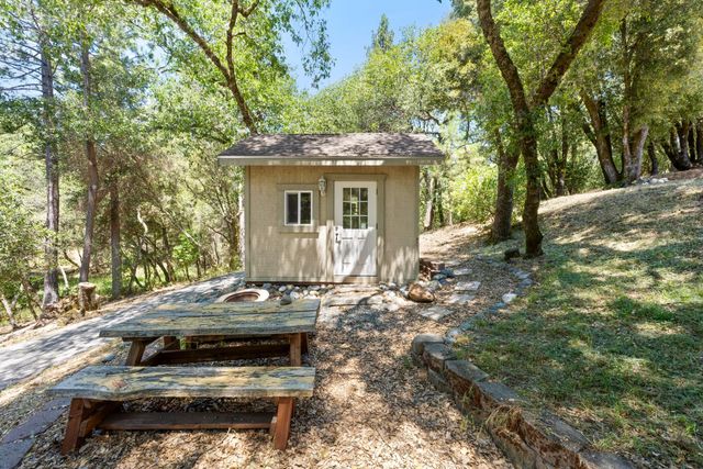 1144 Boole Rd, Applegate, CA 95703
