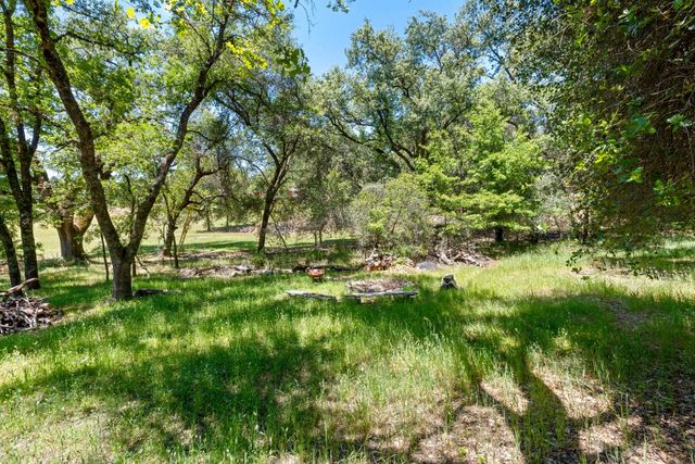 1144 Boole Rd, Applegate, CA 95703