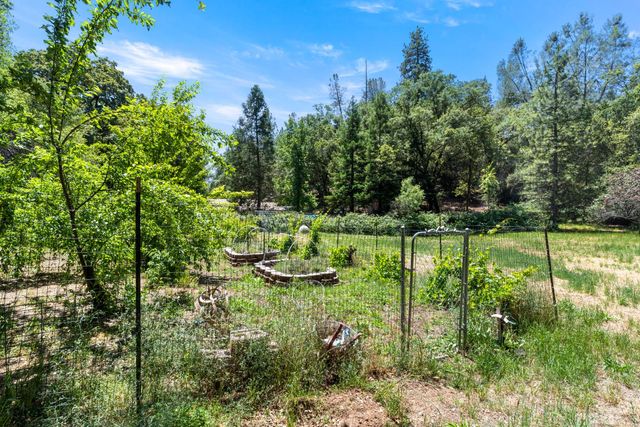1144 Boole Rd, Applegate, CA 95703