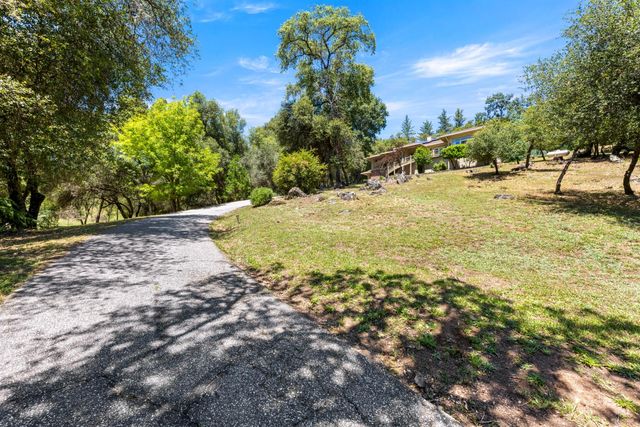 1144 Boole Rd, Applegate, CA 95703