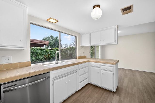 5935 Casa Alegre, Carmichael, CA 95608