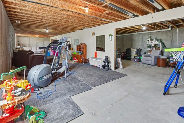 1802 Elk Horn Trail, Pella, IA 50214