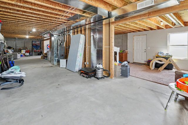 1802 Elk Horn Trail, Pella, IA 50214