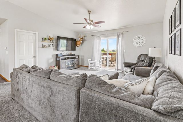 1802 Elk Horn Trail, Pella, IA 50214