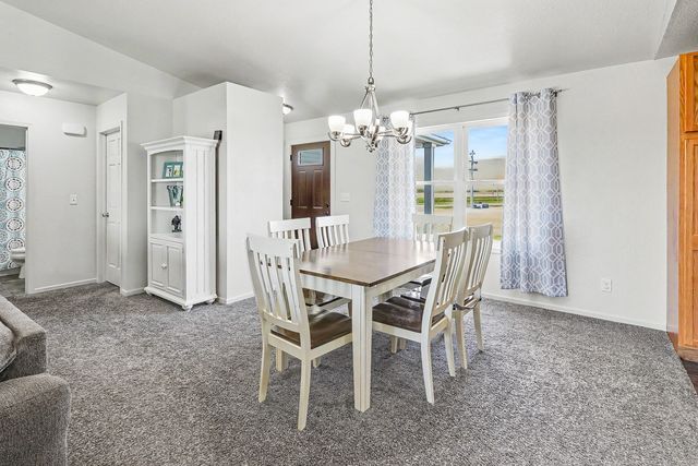 1802 Elk Horn Trail, Pella, IA 50214
