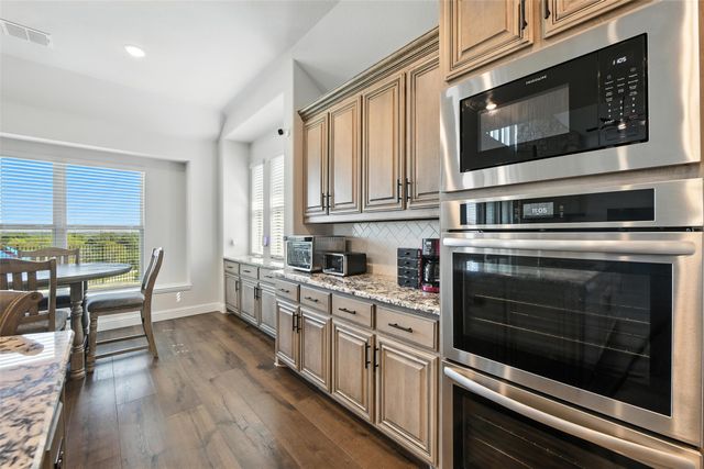 1012 Emerald Trace Drive, Justin, TX 76247