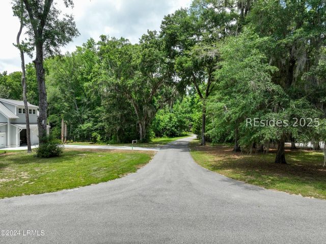 6 Tiller Island Dr, Beaufort, SC 29907