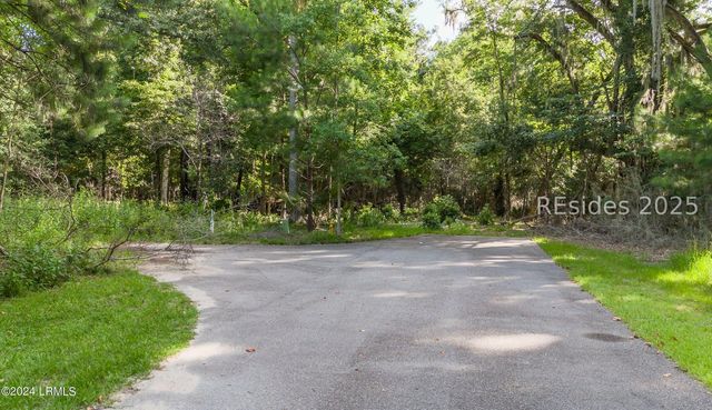 6 Tiller Island Dr, Beaufort, SC 29907