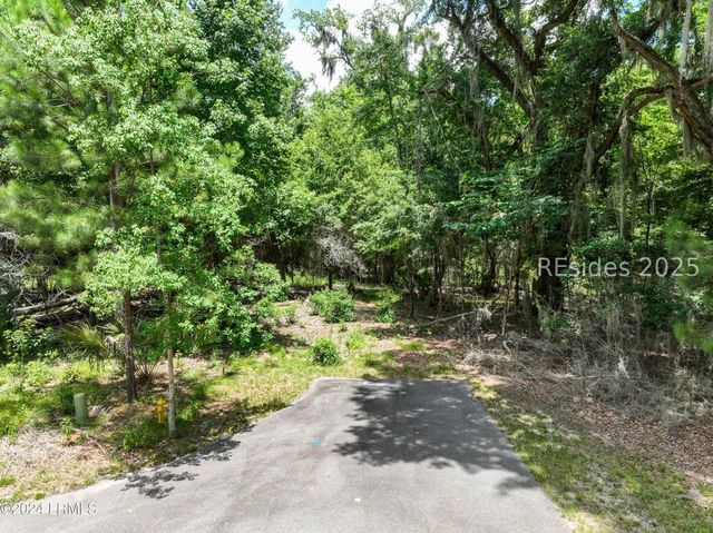 6 Tiller Island Dr, Beaufort, SC 29907