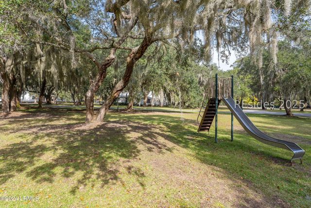6 Tiller Island Dr, Beaufort, SC 29907