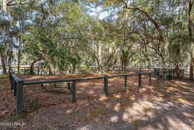 6 Tiller Island Dr, Beaufort, SC 29907