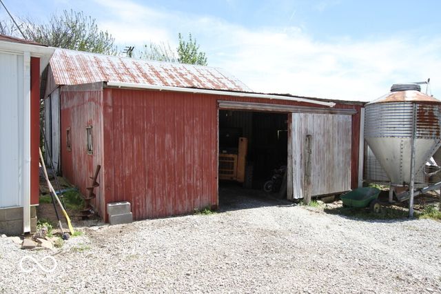 5671 E 350 S, Waldron, IN 46182