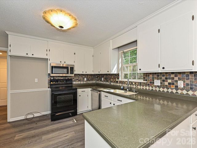 11200 Walking Horse Lane, Charlotte, NC 28215