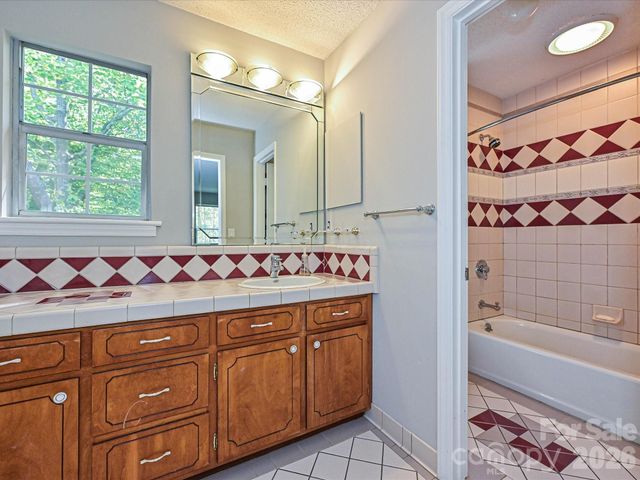 11200 Walking Horse Lane, Charlotte, NC 28215