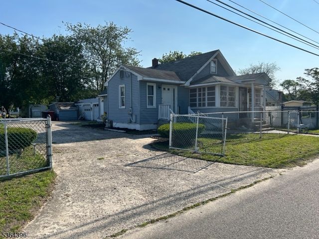 40 3rd Ave, Toms River Township, NJ 08757