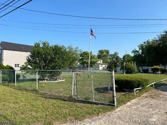 40 3rd Ave, Toms River Township, NJ 08757