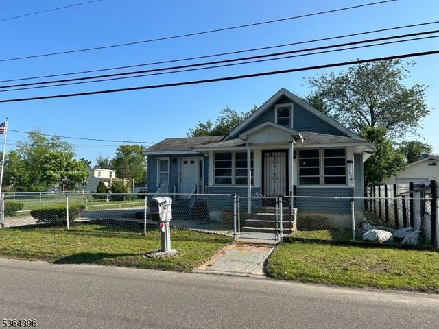 40 3rd Ave, Toms River Township, NJ 08757