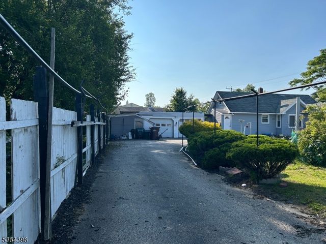 40 3rd Ave, Toms River Township, NJ 08757