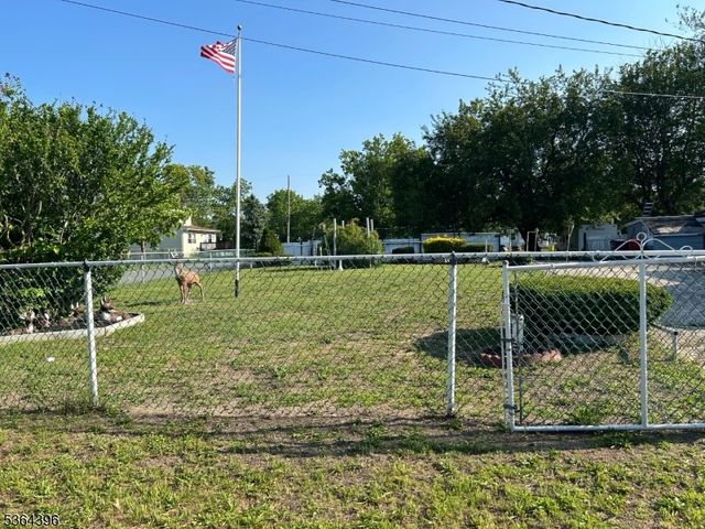 40 3rd Ave, Toms River Township, NJ 08757