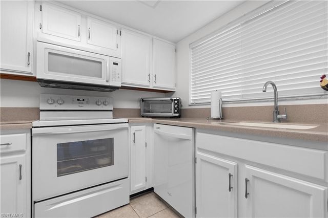 9627 Eaton Gardens LN 101, Fort Myers, FL 33919
