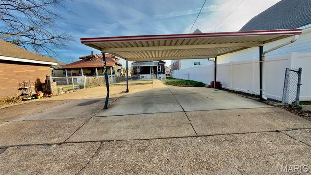 5323 Bischoff Avenue, St Louis, MO 63110