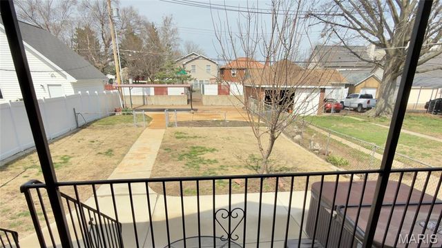 5323 Bischoff Avenue, St Louis, MO 63110